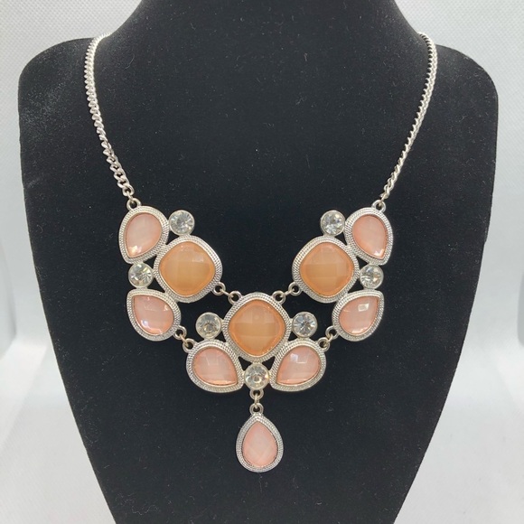 Costume statement necklace - Picture 1 of 5